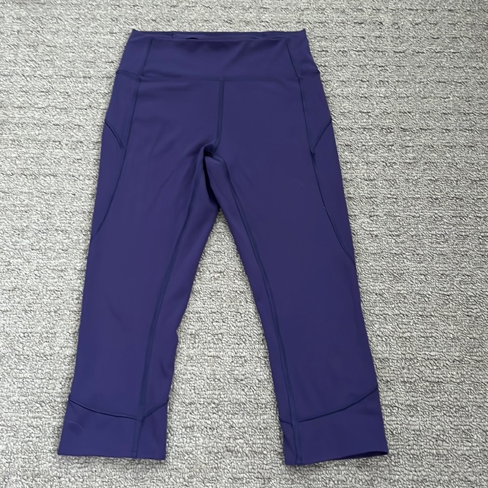Cropped Lululemon leggings in purple!